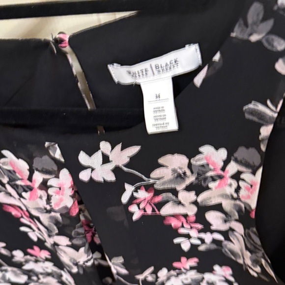 White House Black Market Floral Sleeveless Blouse size medium. - Picture 2 of 4